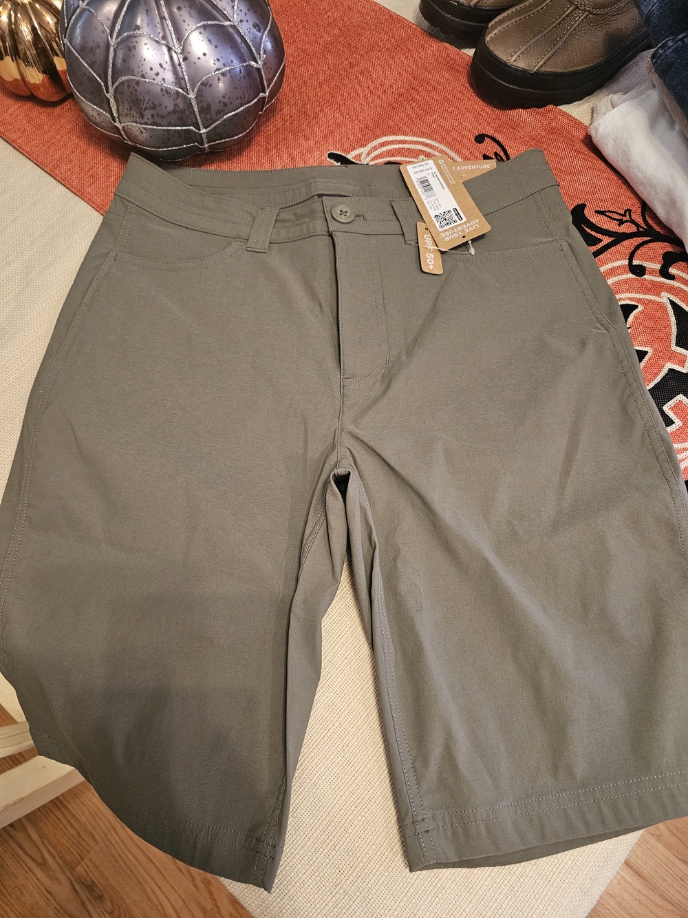 Eddie Bauer Olive Green Women's Chino Shorts